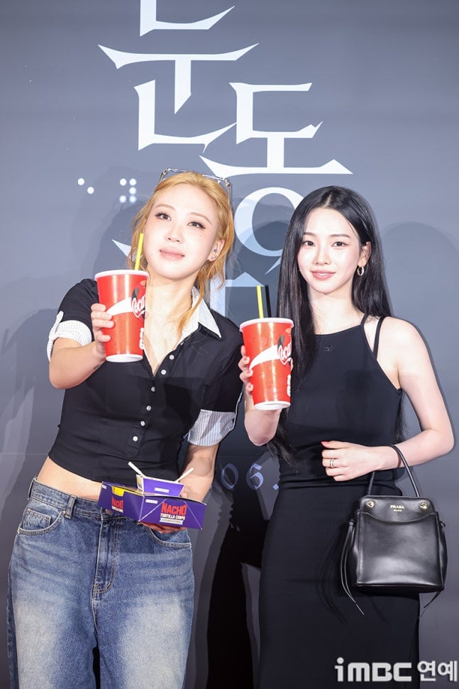 [잡담] 오늘자 카리나&이영지 투샷 기사사진 | 인스티즈