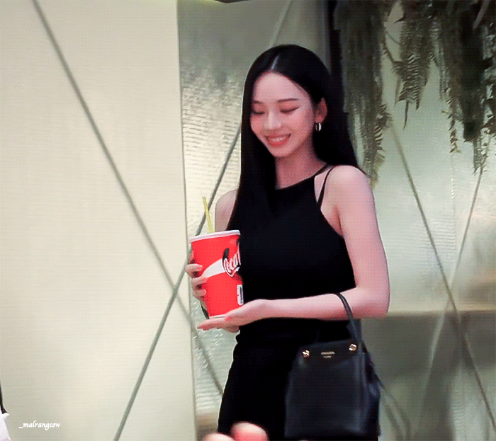 [잡담] [카리나] 260615 눈동자 시사회 GIF | 인스티즈