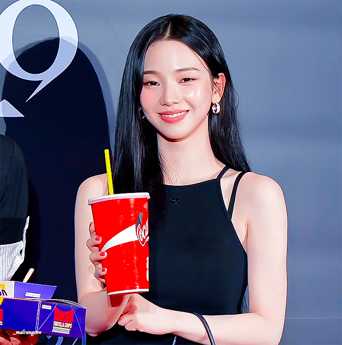[잡담] [카리나] 260615 눈동자 시사회 GIF | 인스티즈
