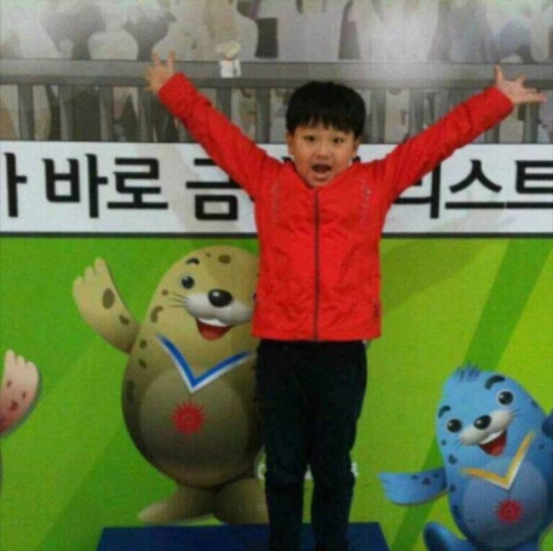[잡담] 동헌이 애기때 사진 왤케 귀여움? ㅠㅠ | 인스티즈