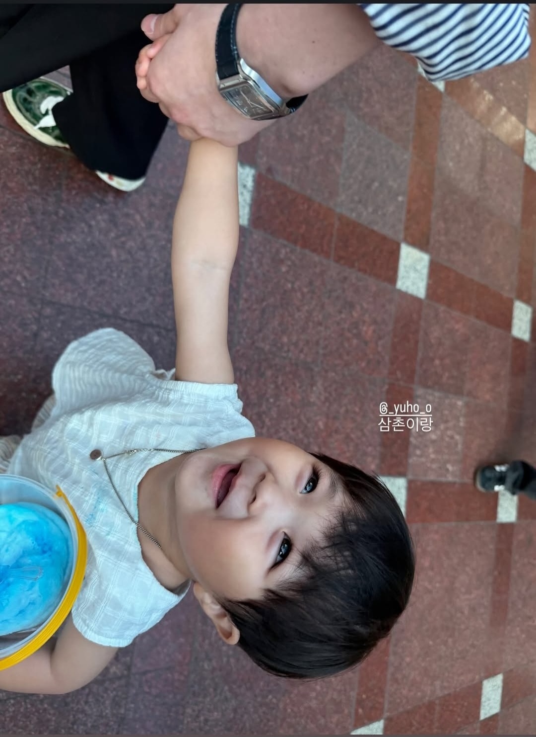 [잡담] 우주를줄게) 우주네 가족 롯데월드 갔나봐 | 인스티즈