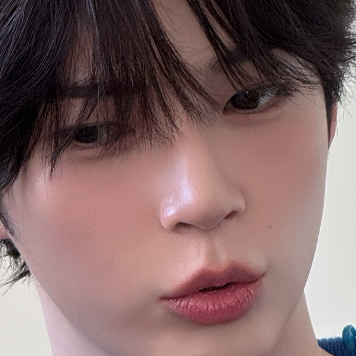 [잡담] 파란옷화보가 첨엔 귀여울지모르고 | 인스티즈