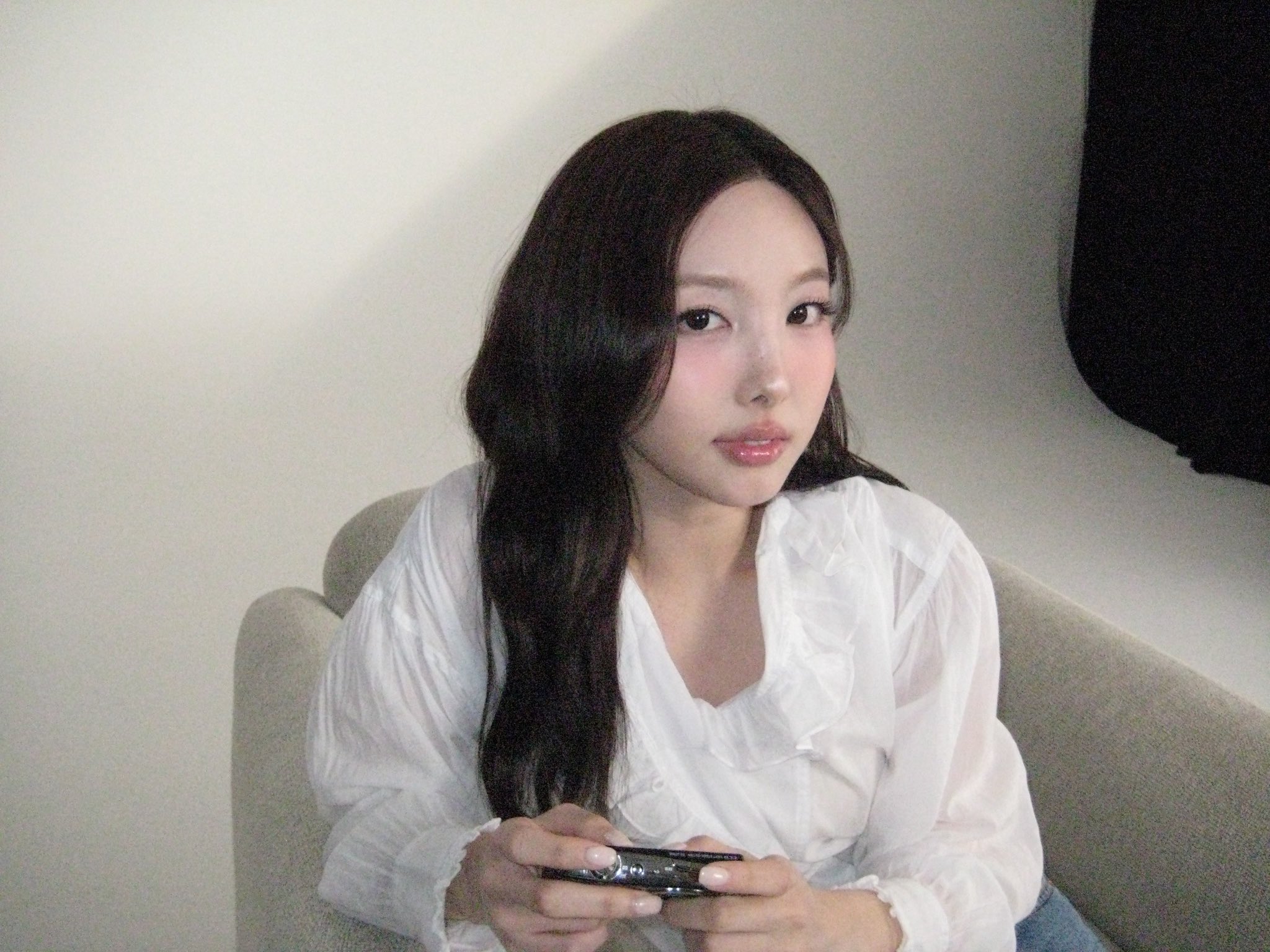 [잡담] 나연 디카 뭘까 ….. | 인스티즈
