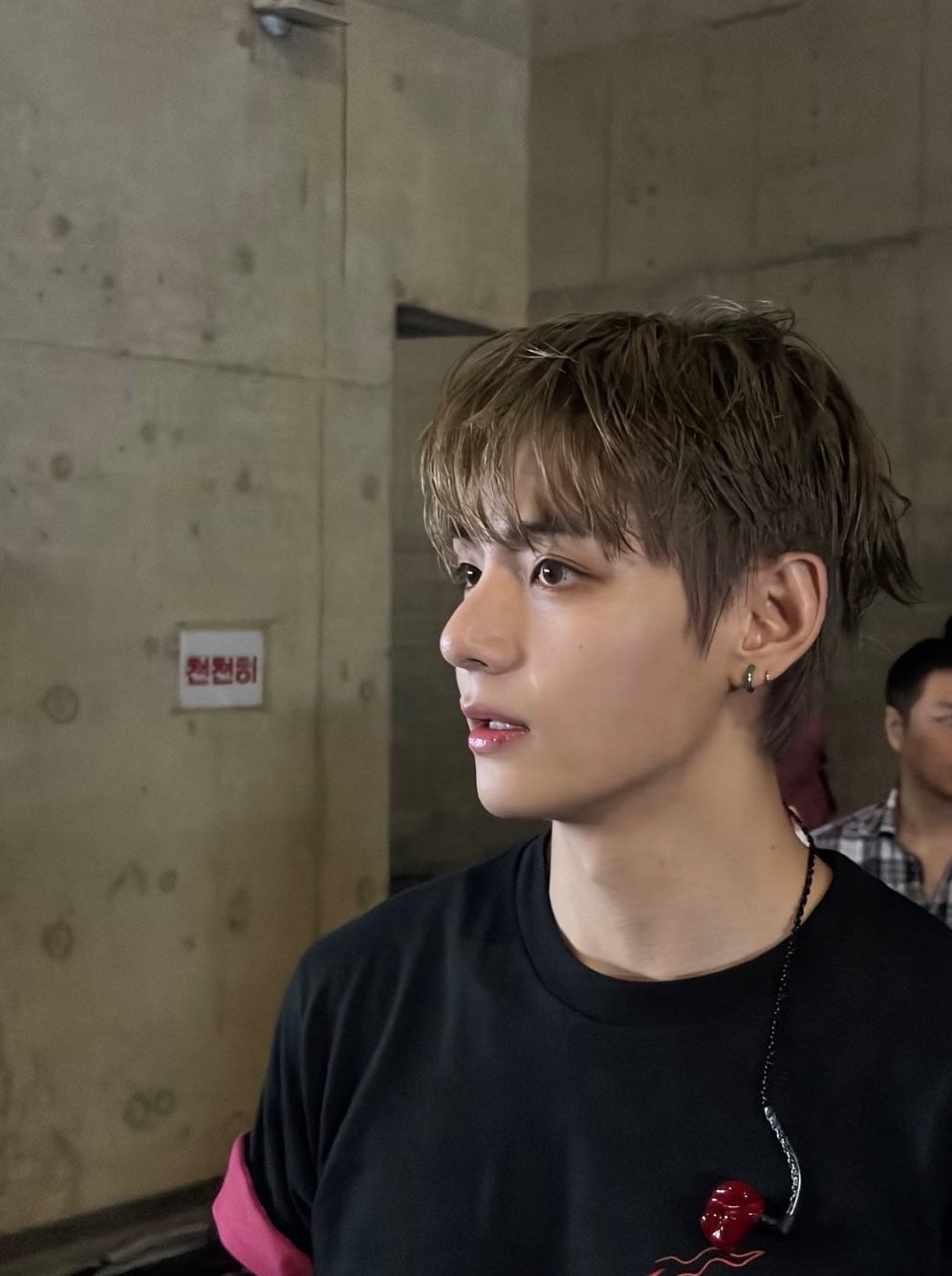 [잡담] 와씨 뷔 뭐냐 이거 진지하게 옛날사진인줄 알았는데 최근이래 | 인스티즈