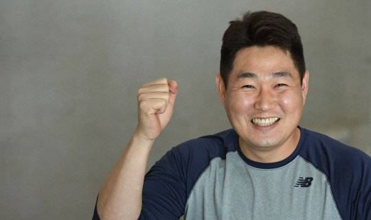 [잡담] 의지샘 이 사진 몇살 때인지 맞춰봐 | 인스티즈