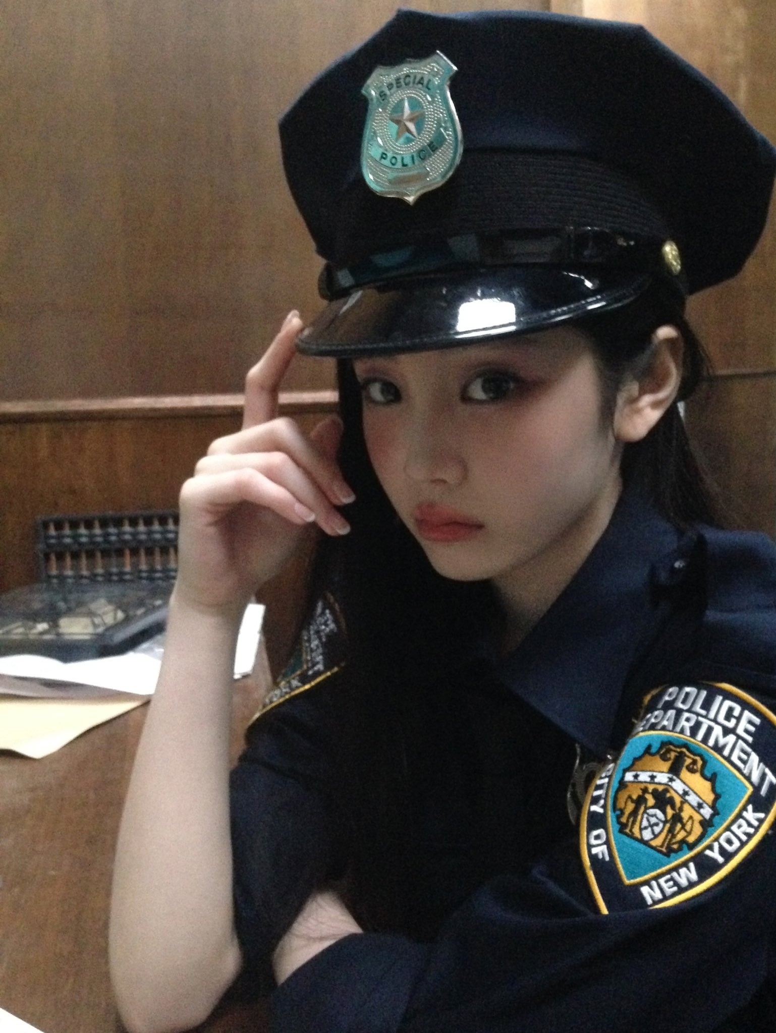 [잡담] 원희는 경찰 제복 입혀놔도 어떻게 이러지 | 인스티즈