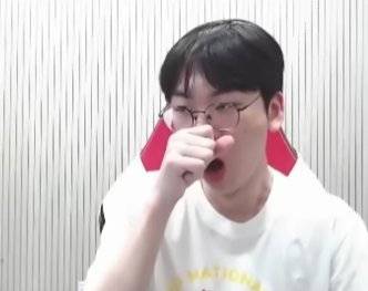 [잡담] 왜 하품할 때 코를 가리시는거죠? | 인스티즈