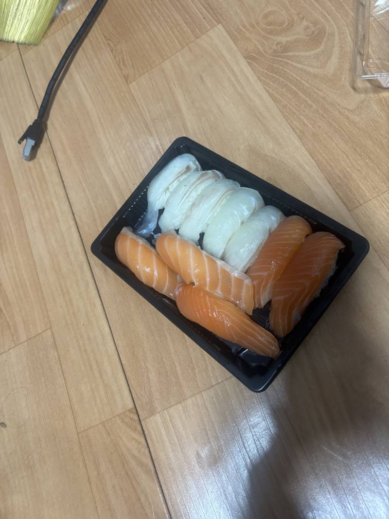 [잡담] 한입 먹자마자 구토했음 | 인스티즈