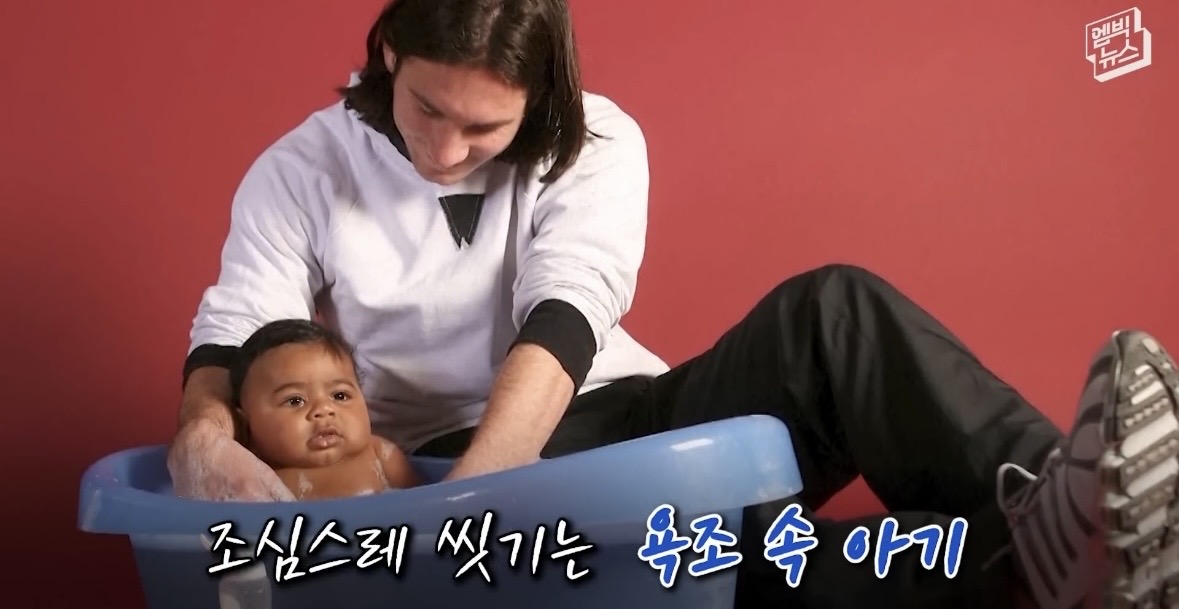 [잡담] 축팬의 TMI 하나알려주자면 오늘스페인에 라민야말이라는 선수는 아기때 메시가 목욕시켜준적이있다 | 인스티즈