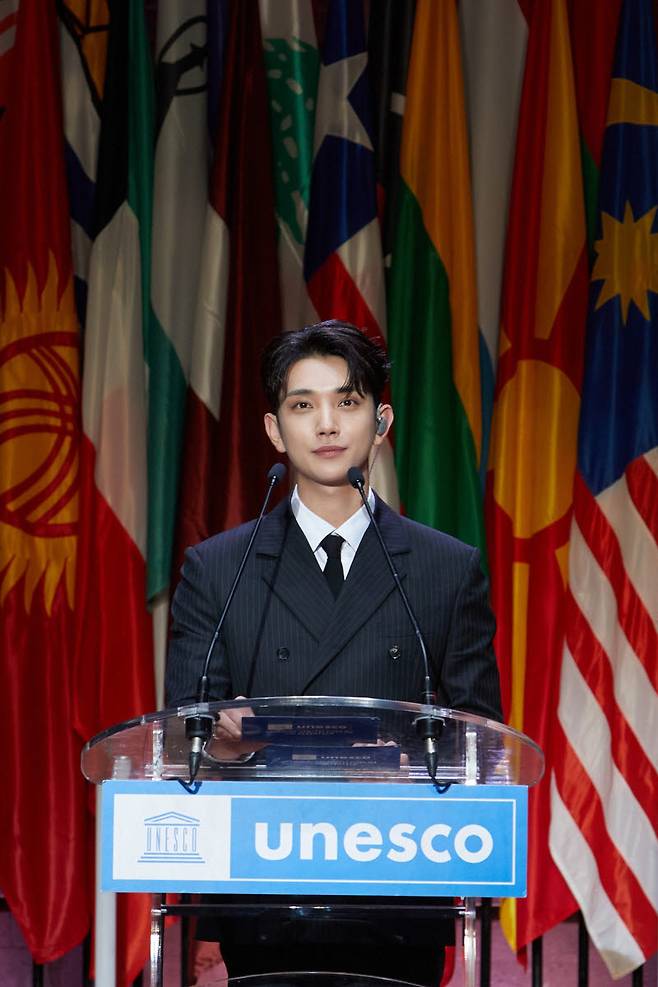 [정보/소식] 세븐틴 조슈아, 유네스코 본부 연설대 오른다…청년 친선대사 활동 일환 | 인스티즈