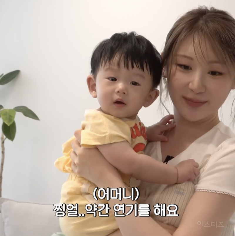 인생 8개월차가 이 세상을 살아가는 법...JPG | 인스티즈