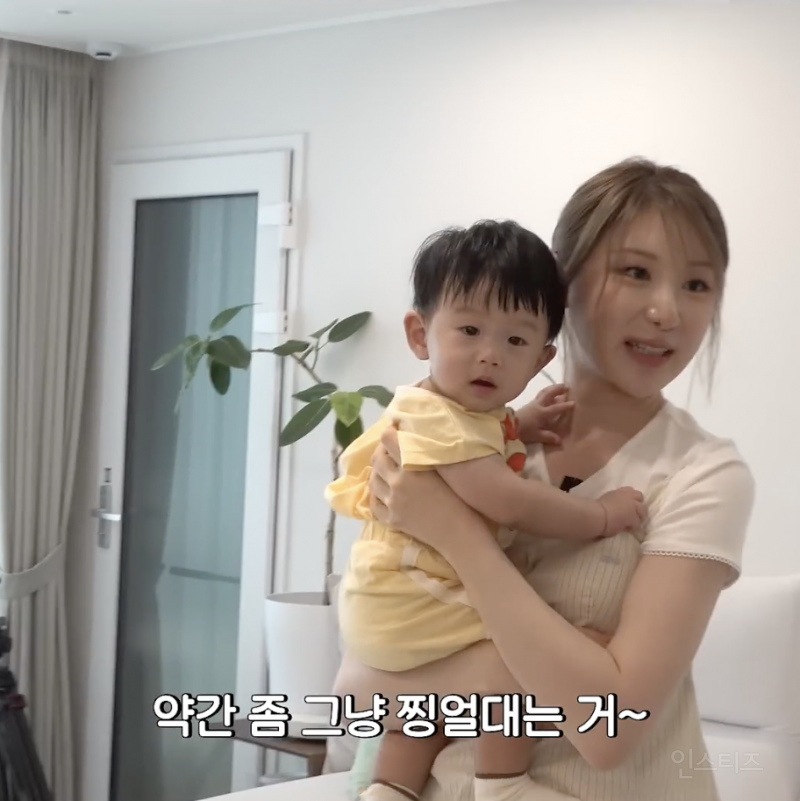 인생 8개월차가 이 세상을 살아가는 법...JPG | 인스티즈
