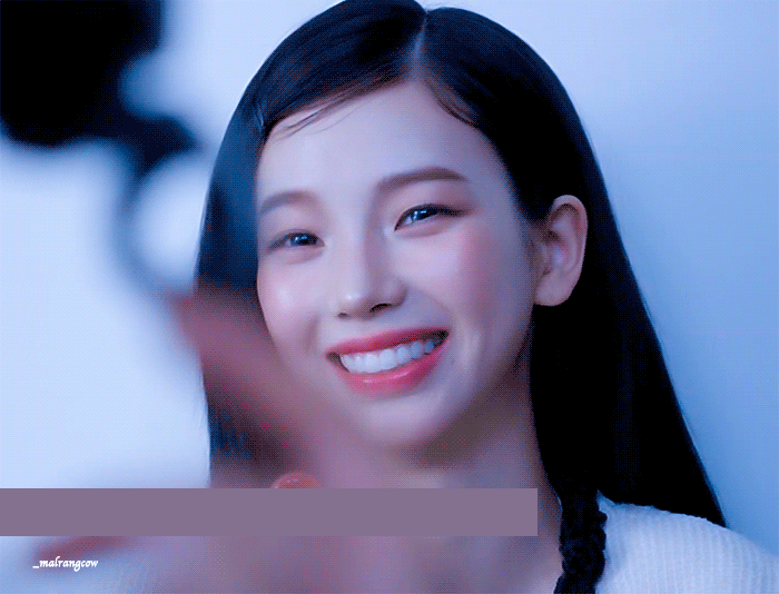 [잡담] 카리나 샤넬 뷰티 비하인드 GIF | 인스티즈