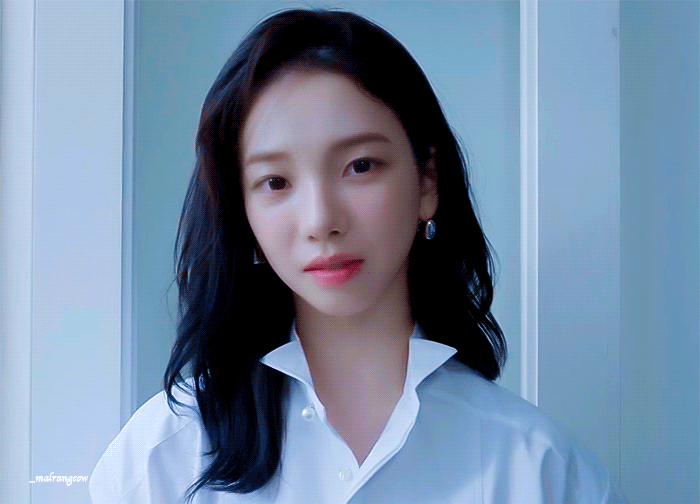 [잡담] 카리나 샤넬 뷰티 비하인드 GIF | 인스티즈