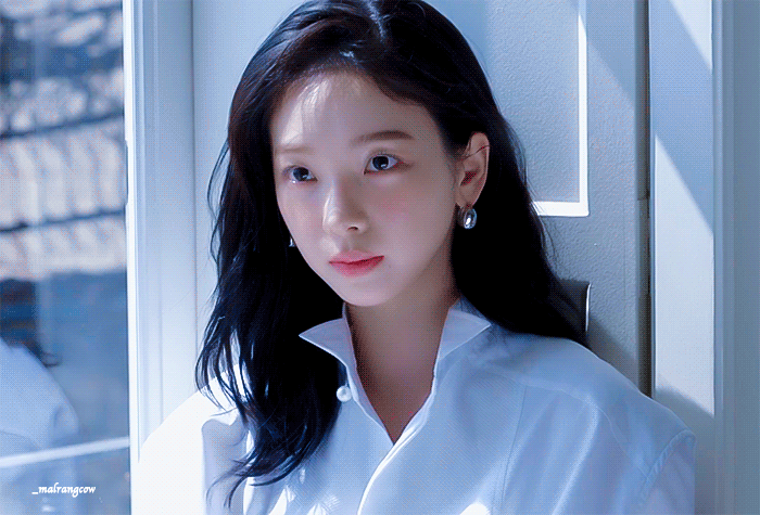 [잡담] 카리나 샤넬 뷰티 비하인드 GIF | 인스티즈
