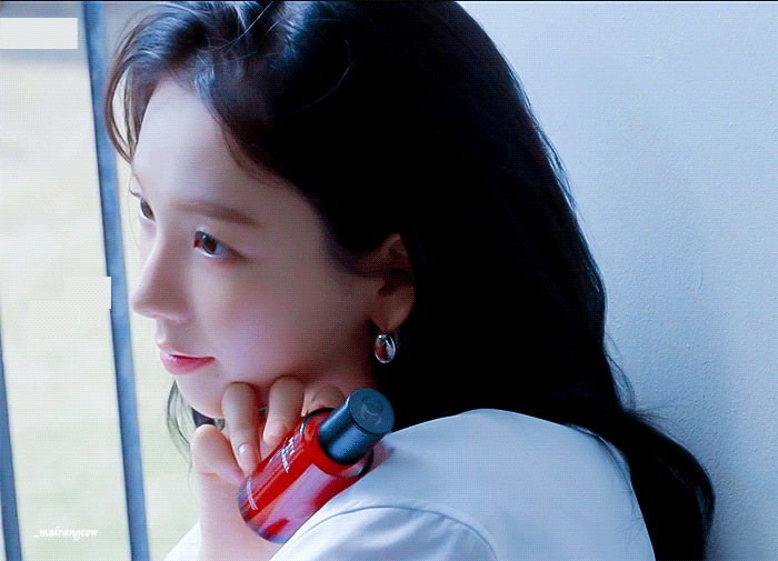 [잡담] 카리나 샤넬 뷰티 비하인드 GIF | 인스티즈