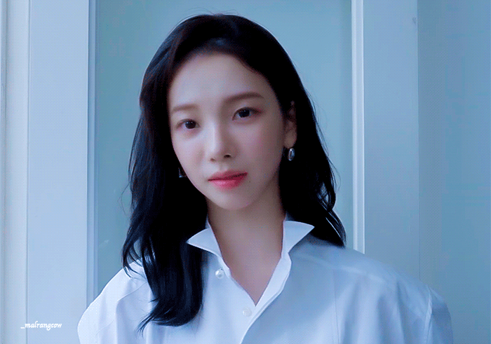 [잡담] 카리나 샤넬 뷰티 비하인드 GIF | 인스티즈