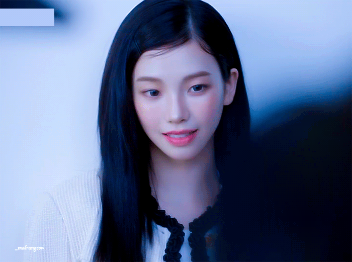 [잡담] 카리나 샤넬 뷰티 비하인드 GIF | 인스티즈