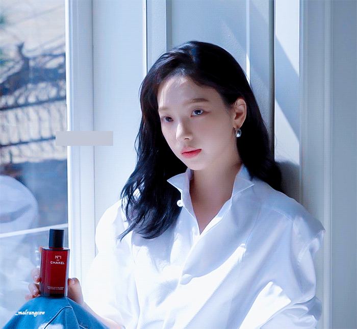 [잡담] 카리나 샤넬 뷰티 비하인드 GIF | 인스티즈