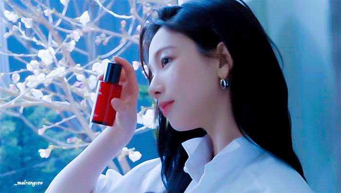 [잡담] 카리나 샤넬 뷰티 비하인드 GIF | 인스티즈