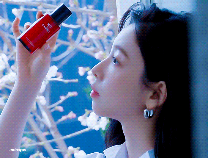 [잡담] 카리나 샤넬 뷰티 비하인드 GIF | 인스티즈