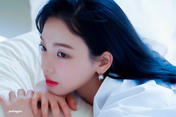 [잡담] 카리나 샤넬 뷰티 비하인드 GIF | 인스티즈