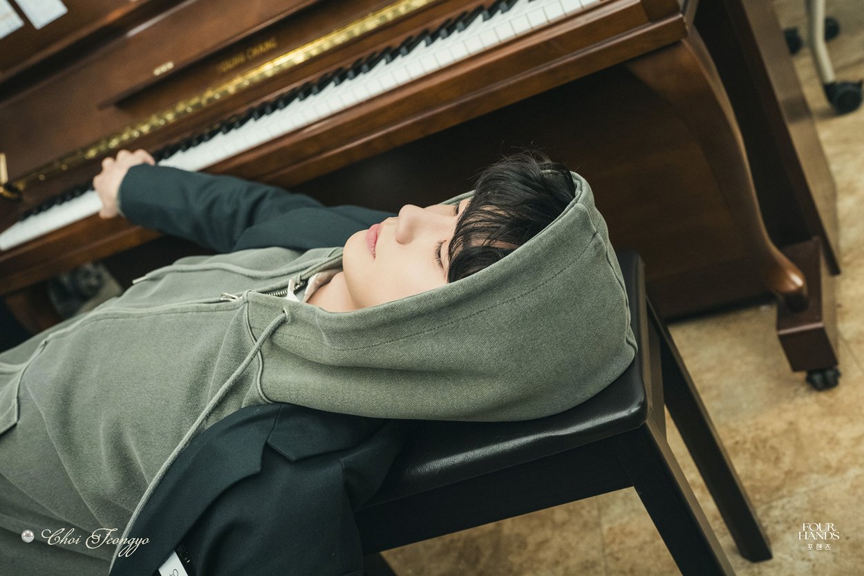 [잡담] 포핸즈) 𝐂𝐨𝐧𝐜𝐞𝐩𝐭 𝐏𝐡𝐨𝐭𝐨_𝐏𝐫𝐞𝐥𝐮𝐝𝐞 𝐯𝐞𝐫 | 인스티즈