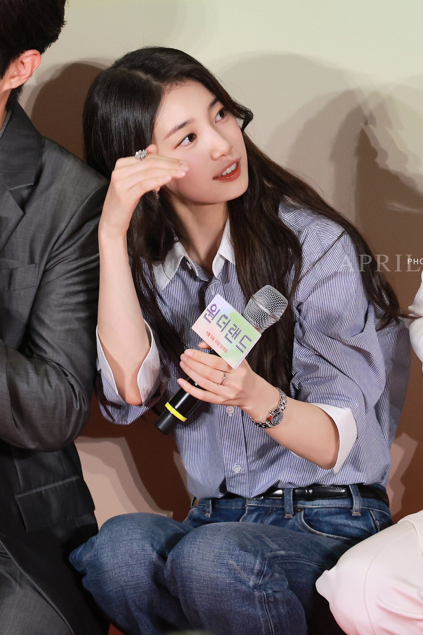 [잡담] 그림자도 예쁜 수지 | 인스티즈