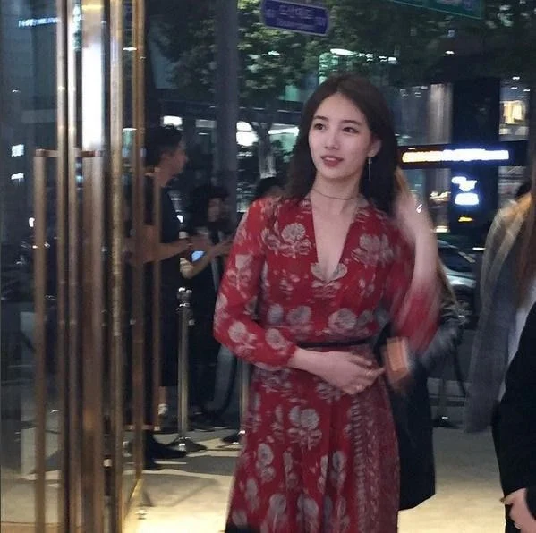 [잡담] 수지) 폰카로 찍은 배수지 실물 | 인스티즈