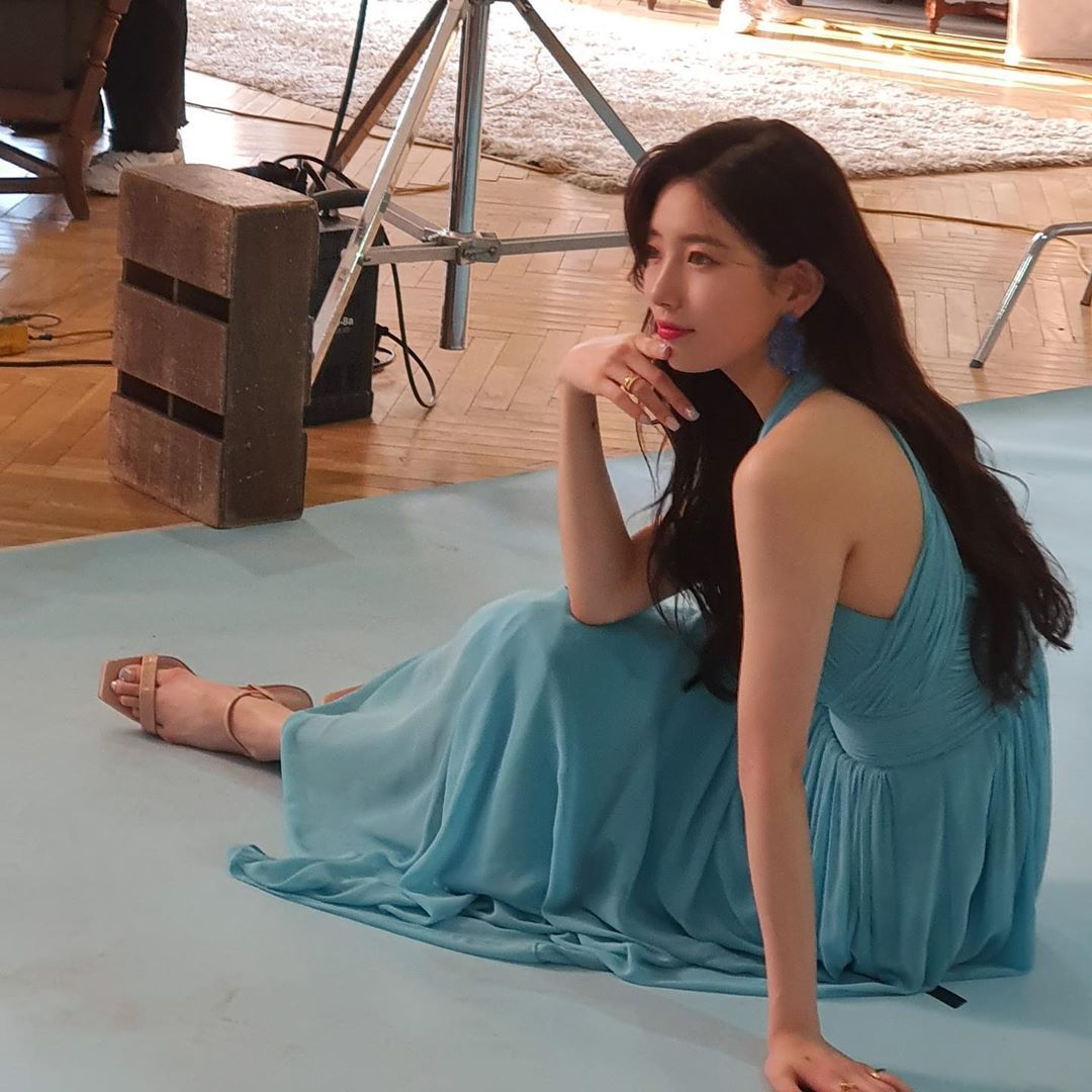 [잡담] 수지) 폰카로 찍은 배수지 실물 | 인스티즈