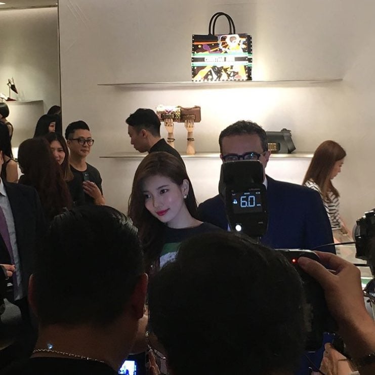 [잡담] 수지) 폰카로 찍은 배수지 실물 | 인스티즈