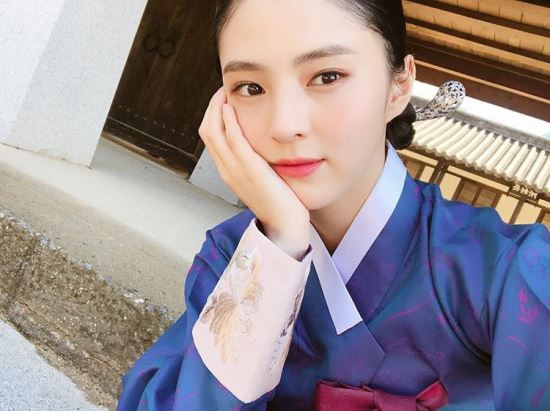 [잡담] 한소희 한복 어울리는거 ㄹㅇ 의외임... | 인스티즈
