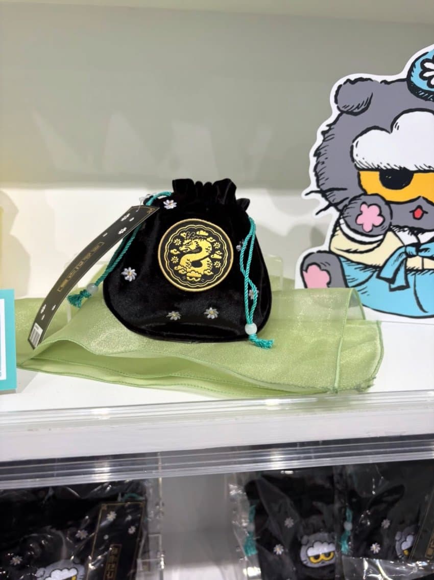 [잡담] 지디 뚱냥이 궁민박 콜라보 진짜 갖고싶게 생기지 않음..? | 인스티즈