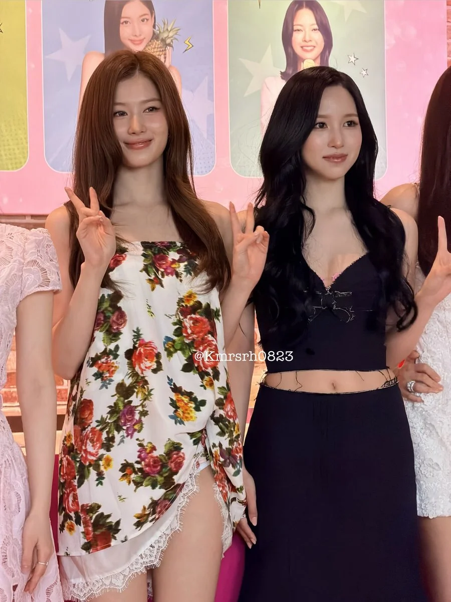 [마플] 특이해서 말 나오는 트와이스 사나 의상 | 인스티즈