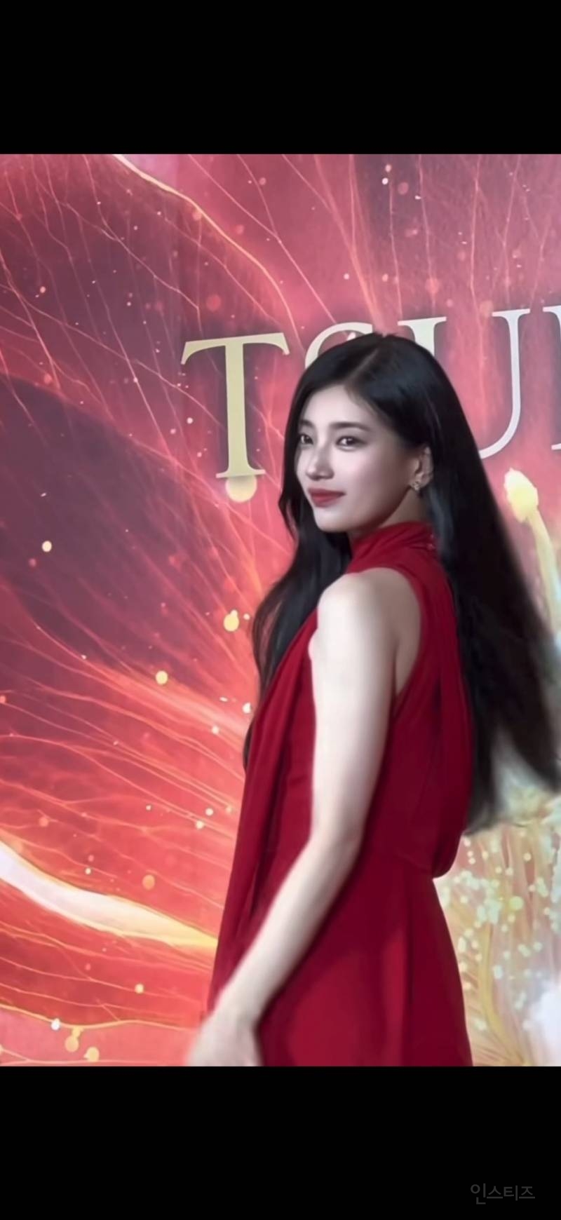 오늘자 일본 츠바키 20주년 행사 참석한 수지 미모.jpg | 인스티즈