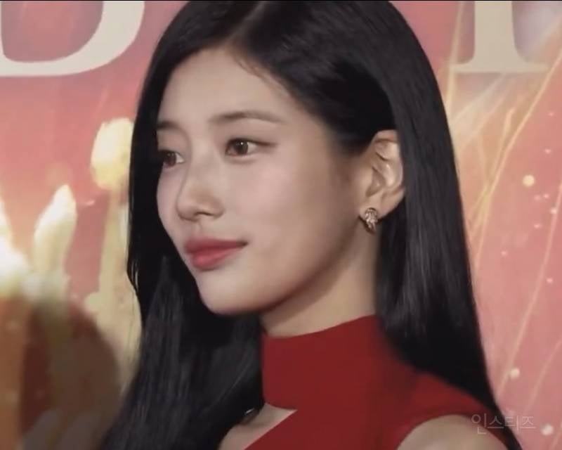 오늘자 일본 츠바키 20주년 행사 참석한 수지 미모.jpg | 인스티즈