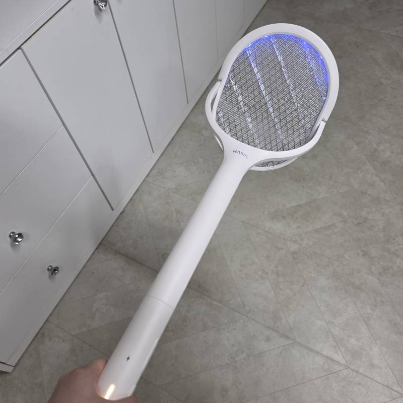 [잡담] 아니 울아빠 회사에서 전기파리채 상품으로 받아온 것 좀 봐 ㅋㅋㅋㅋ | 인스티즈