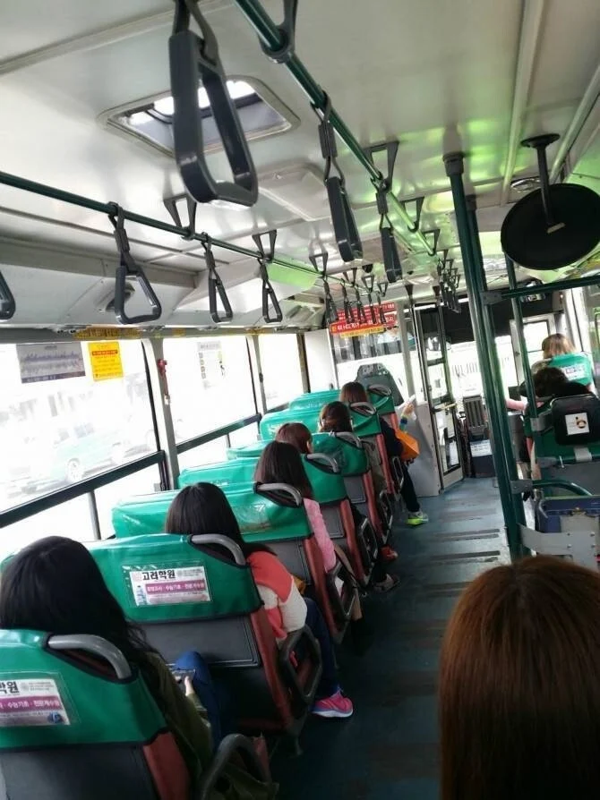 [잡담] 출근길 버스 이기적인 여자들 진짜 짜증나더라 | 인스티즈