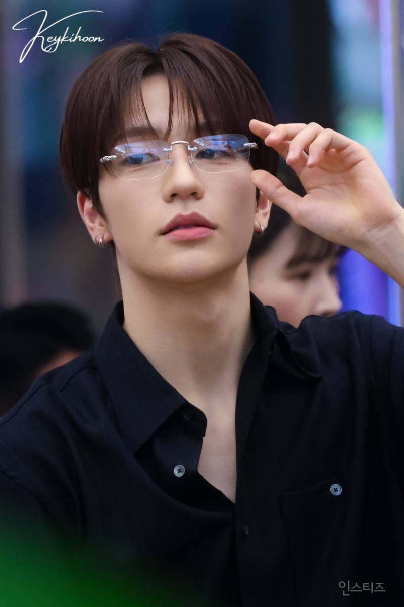 본인 잘생긴거 잘 아는 남돌.jpg | 인스티즈