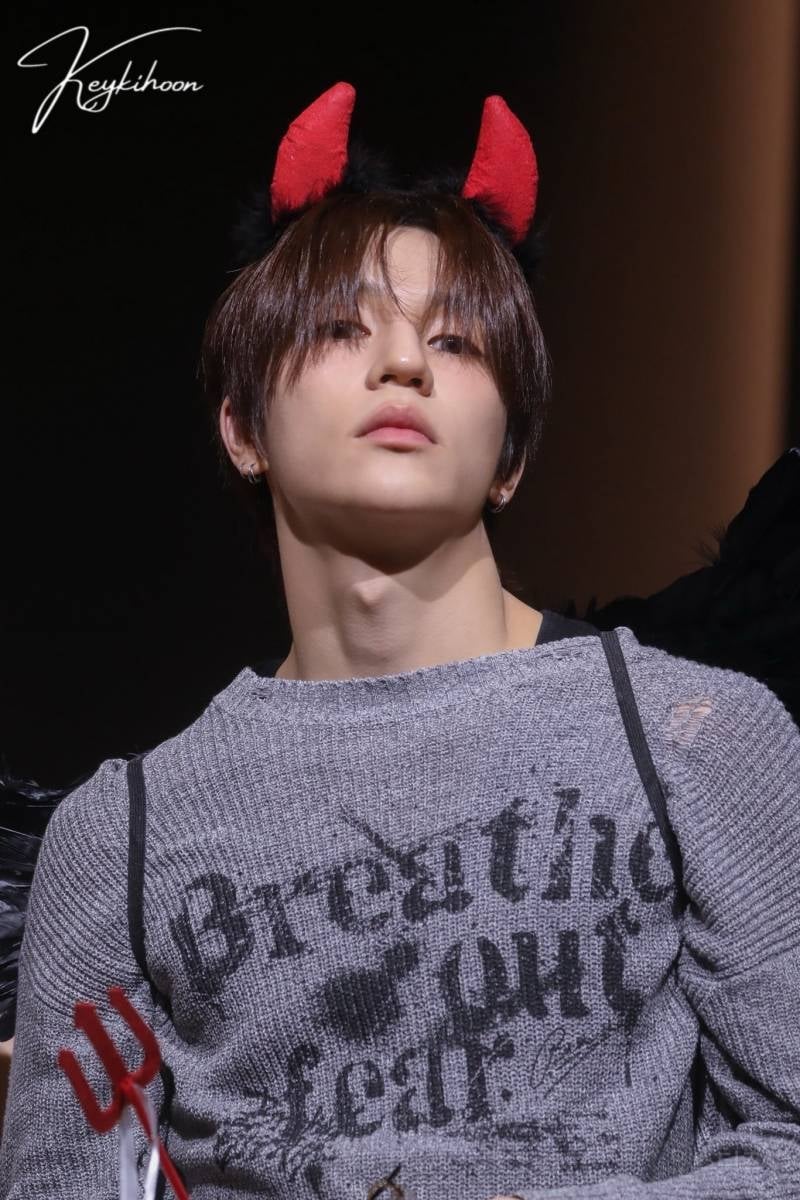 본인 잘생긴거 잘 아는 남돌.jpg | 인스티즈