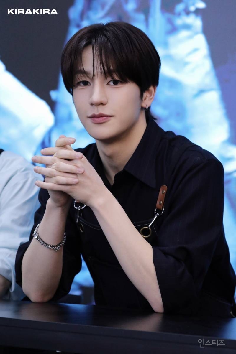본인 잘생긴거 잘 아는 남돌.jpg | 인스티즈
