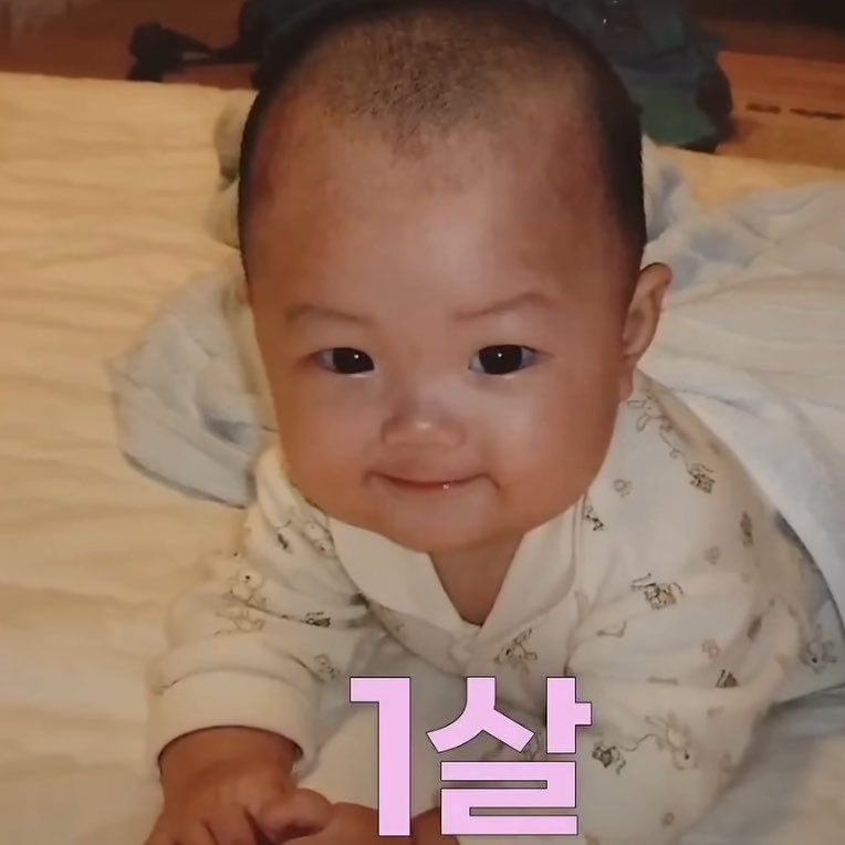 [잡담] 아일릿 윤아랑 원희 아기때인데 아기때인데도 완전 다르게 생김 | 인스티즈