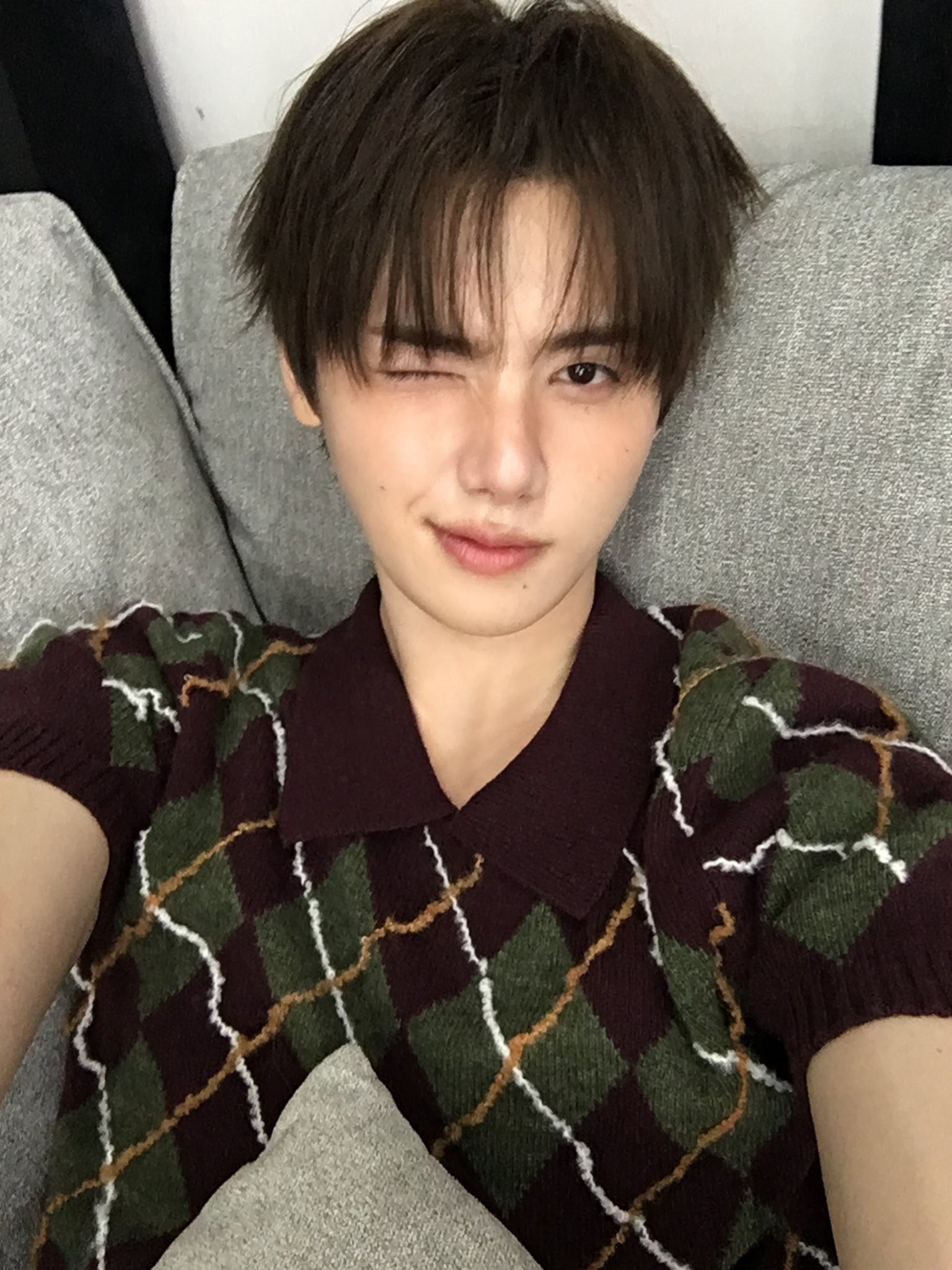 [잡담] 반팔 니트 정보 찾아줄사람•••🥹 | 인스티즈