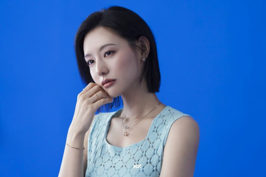 [잡담] 배우 김지원 소속사 올린 스톤헨지 비하인드 사진들 | 인스티즈