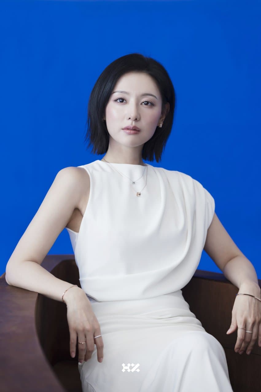 [잡담] 배우 김지원 소속사 올린 스톤헨지 비하인드 사진들 | 인스티즈