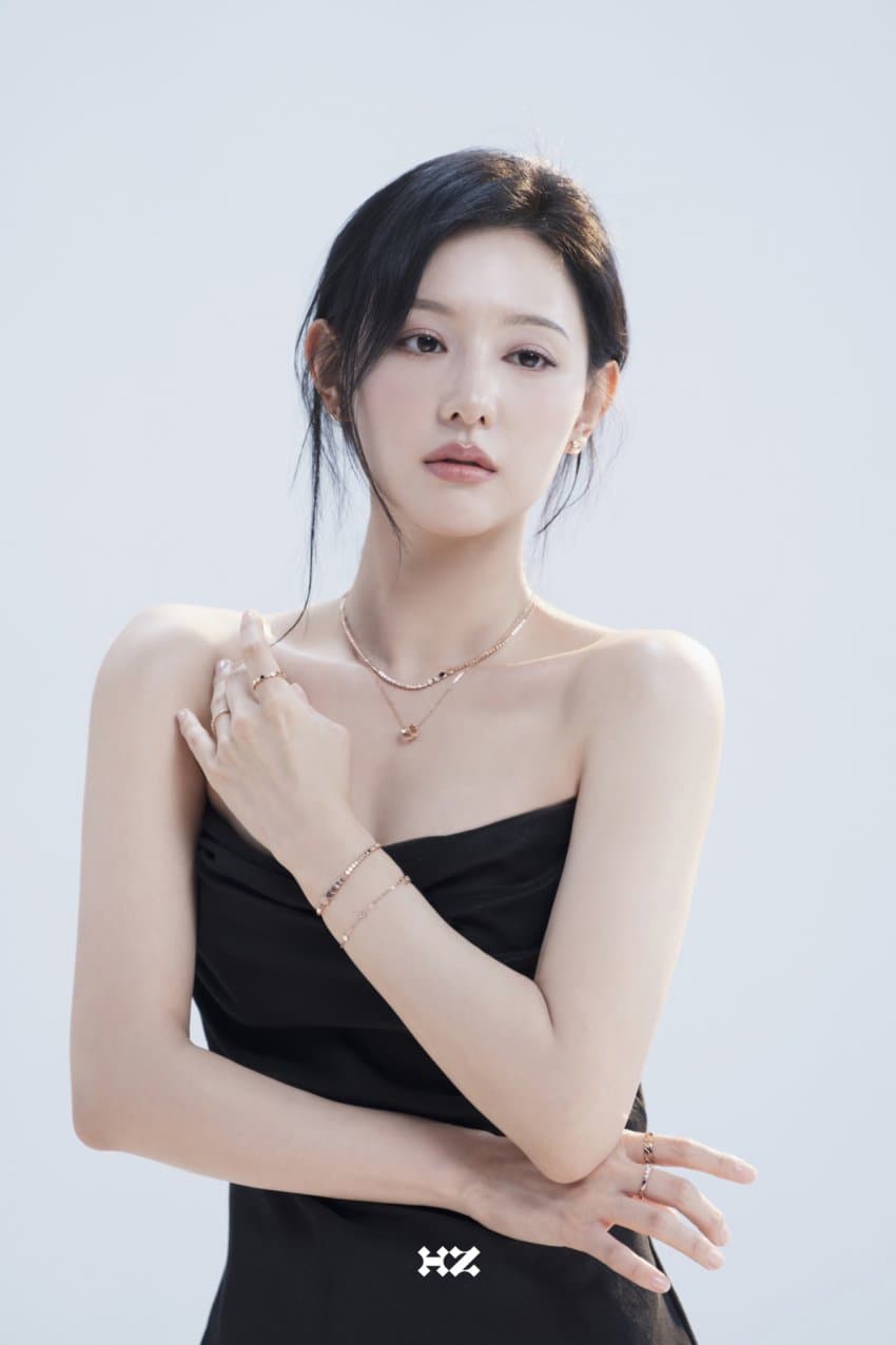 [잡담] 배우 김지원 소속사 올린 스톤헨지 비하인드 사진들 | 인스티즈
