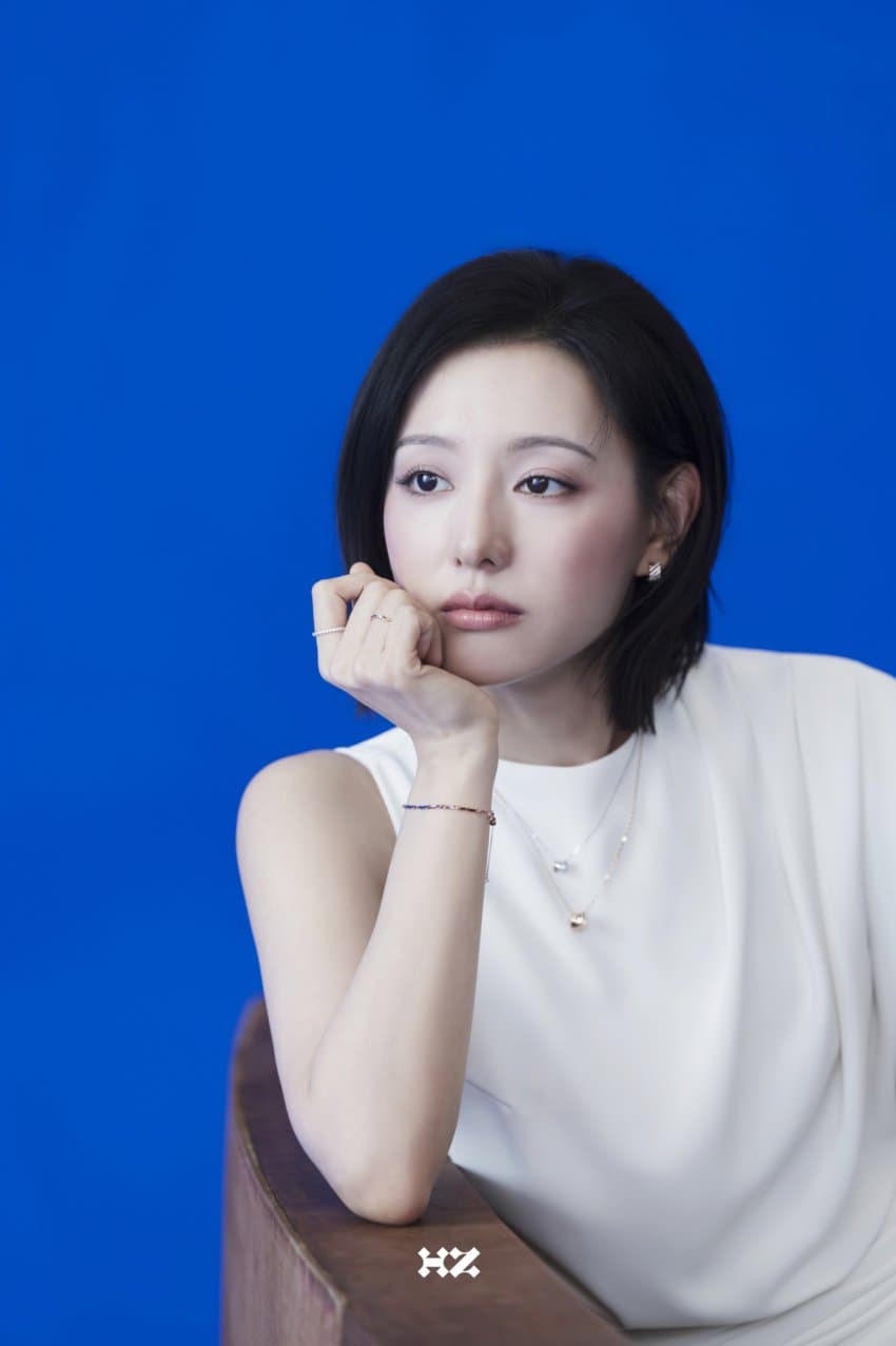 [잡담] 배우 김지원 소속사 올린 스톤헨지 비하인드 사진들 | 인스티즈