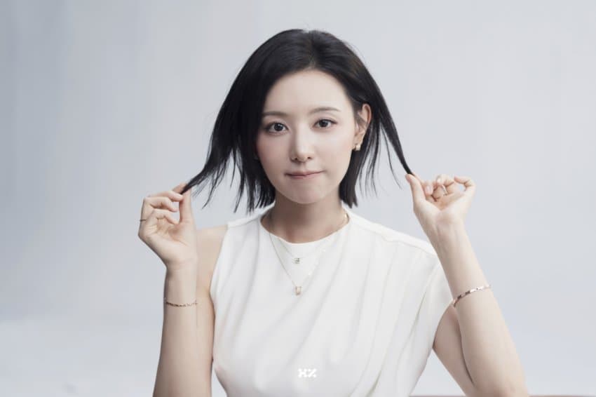 [잡담] 배우 김지원 소속사 올린 스톤헨지 비하인드 사진들 | 인스티즈