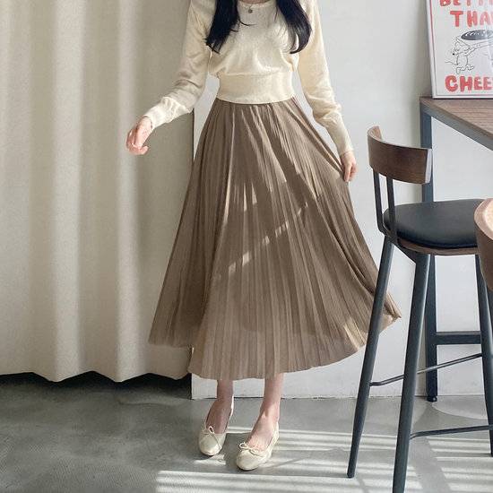 [잡담] 요즘은 플리츠 롱스커트 같은거 유행 완전 지났지...? | 인스티즈