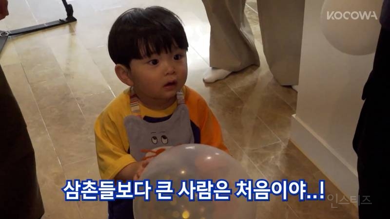 20년이 지나도 여전히 아기들이 무서워하는 김태우 | 인스티즈